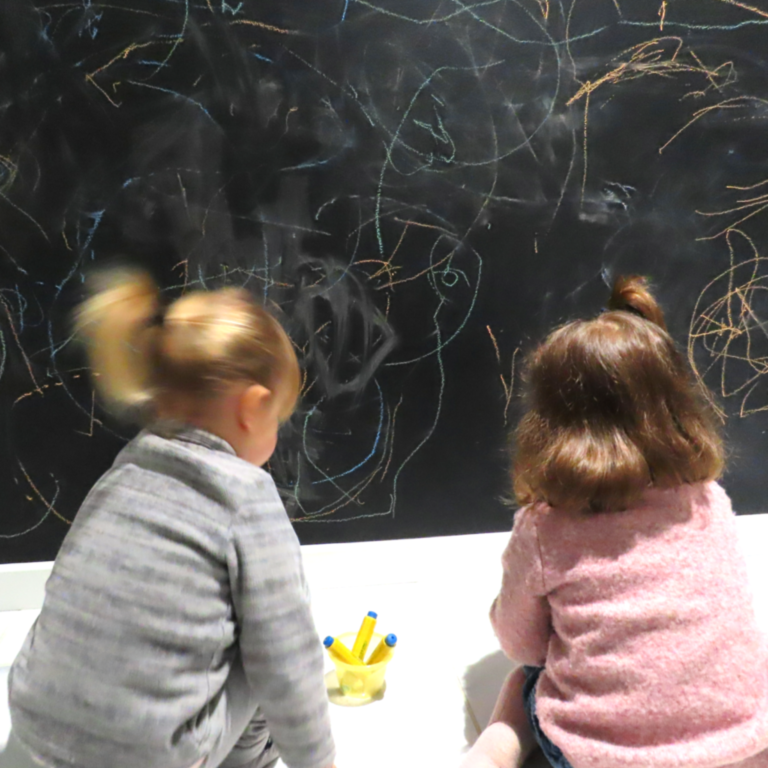 Lieu d'accueil - Mur tableau noir Lieu d'accueil MaM